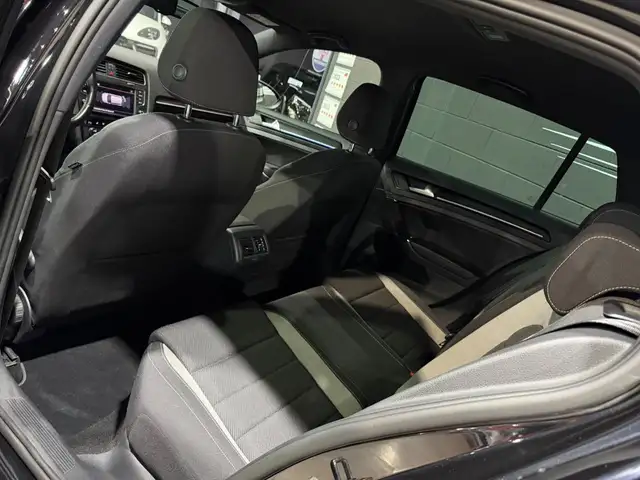 Volkswagen Golf view 13