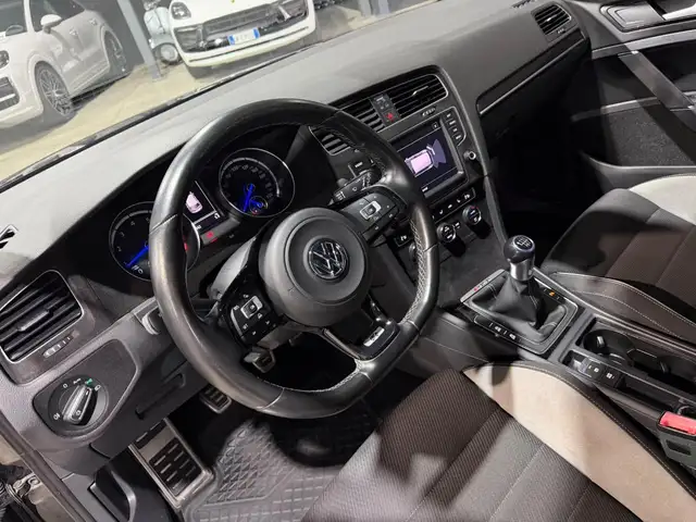 Volkswagen Golf view 12