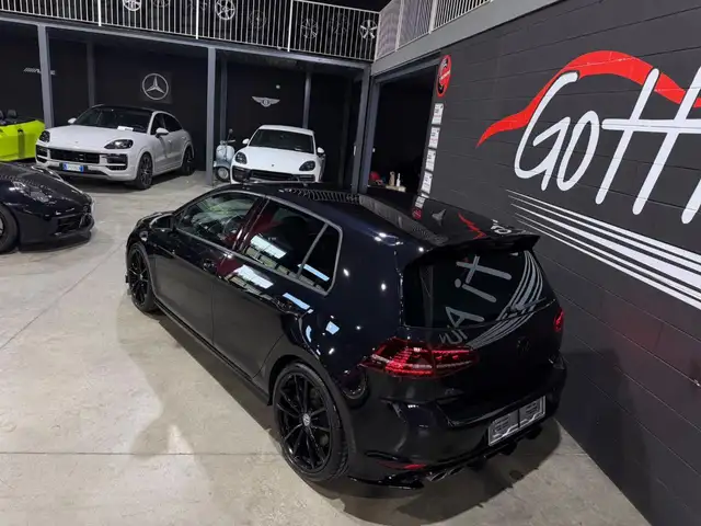 Volkswagen Golf view 4