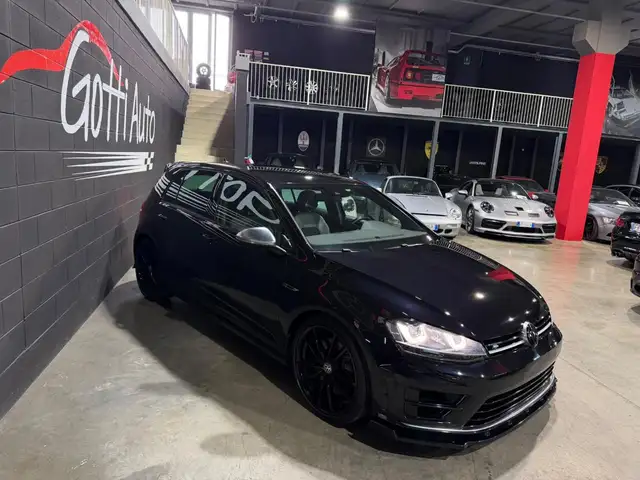 Volkswagen Golf view 3