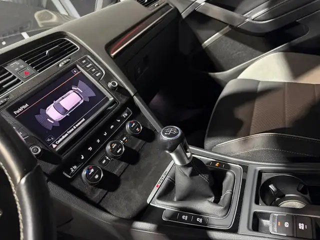 Volkswagen Golf view 11