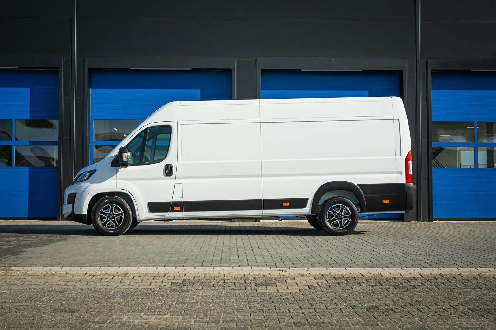Peugeot Boxer L4H2 180PK EAT8 3.5t Vol opties Wit - 2