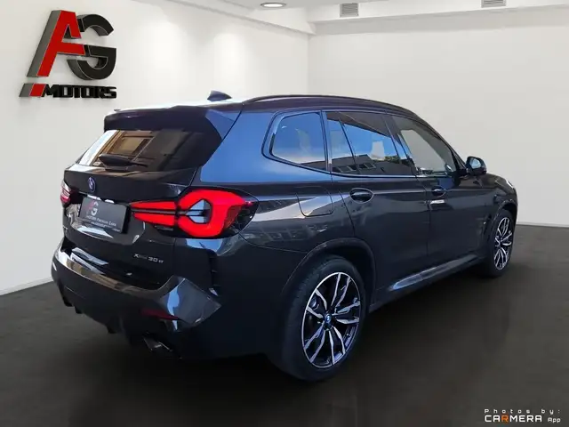 BMW X3 view 6