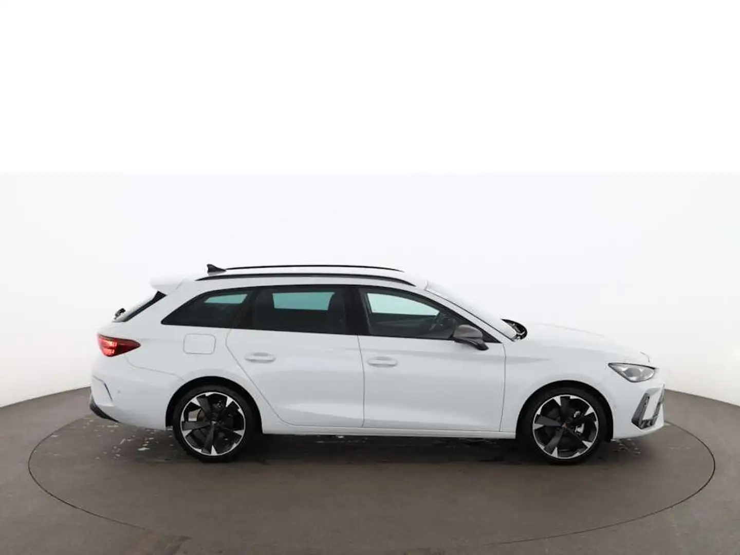 CUPRA Leon ST 1.5 eTSI Aut LED RADAR NAVI LEDER R-CAM Weiß - 2