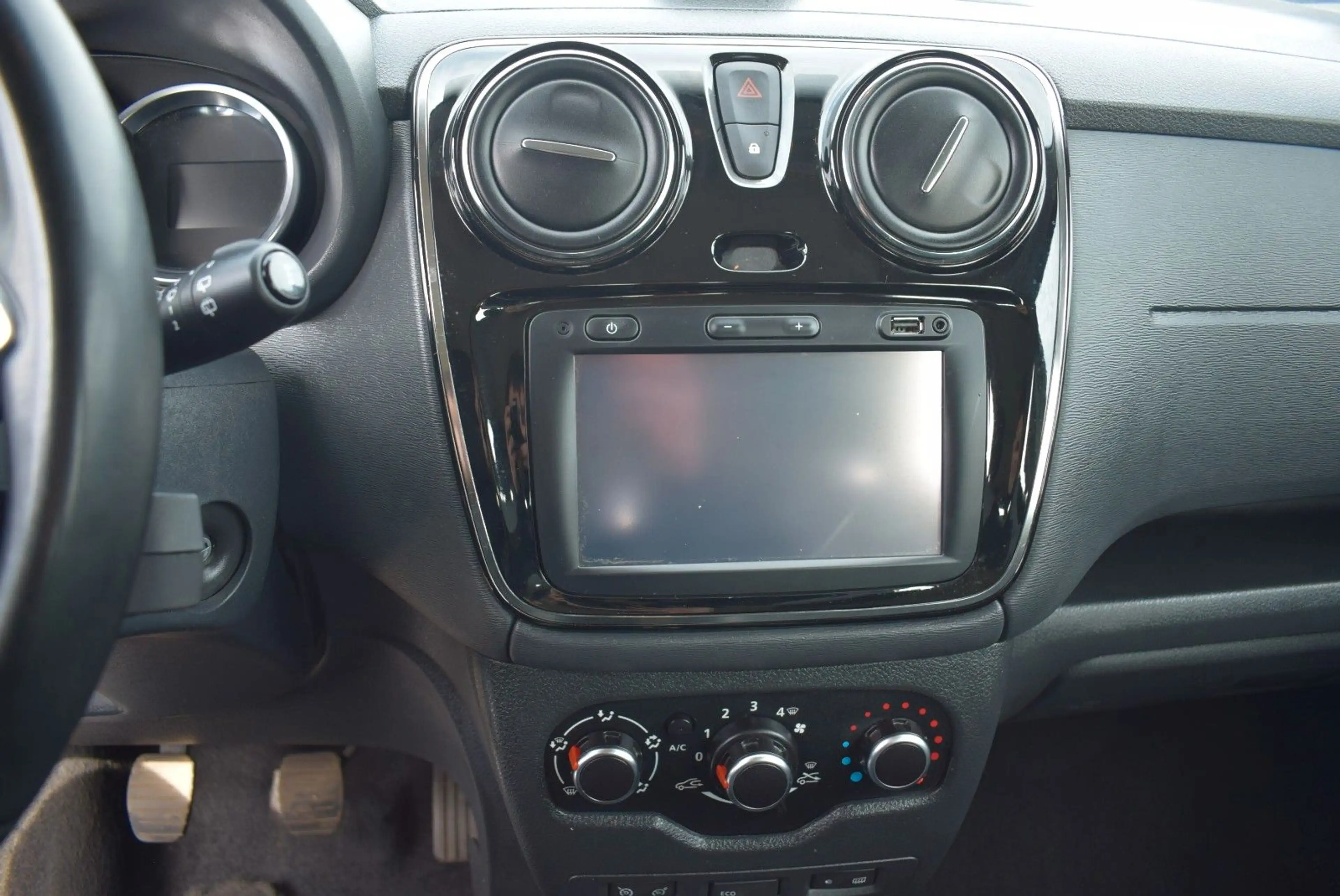 Dacia Lodgy Stepway — photo 14