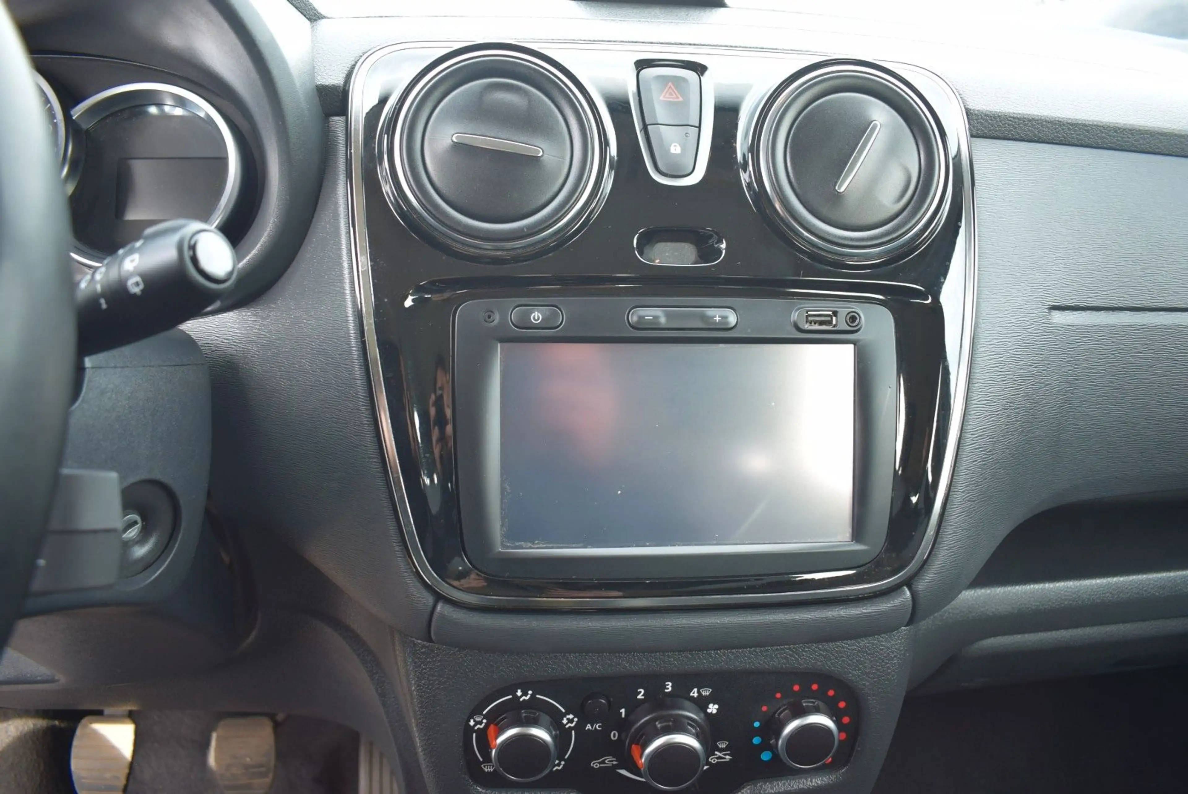 Dacia Lodgy Stepway — photo 15