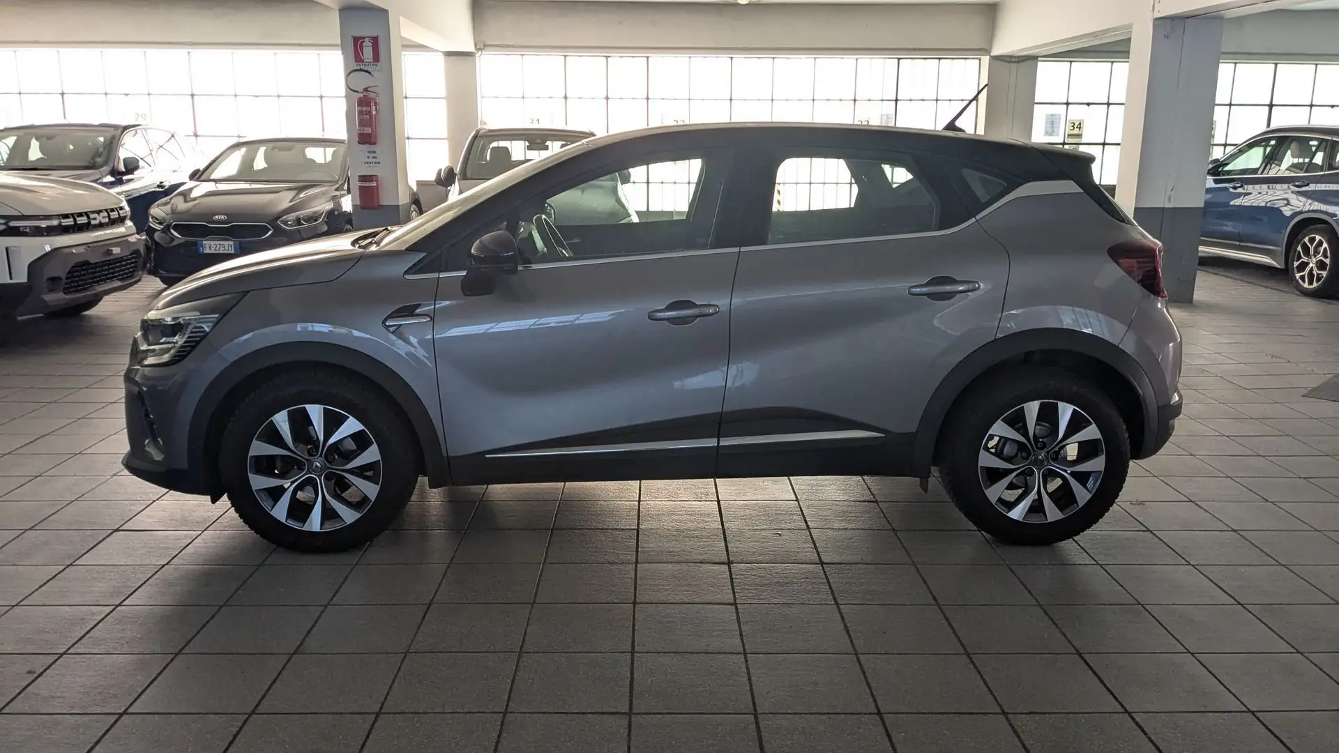Renault Captur TCe 12V 90 CV Intens Grau - 2