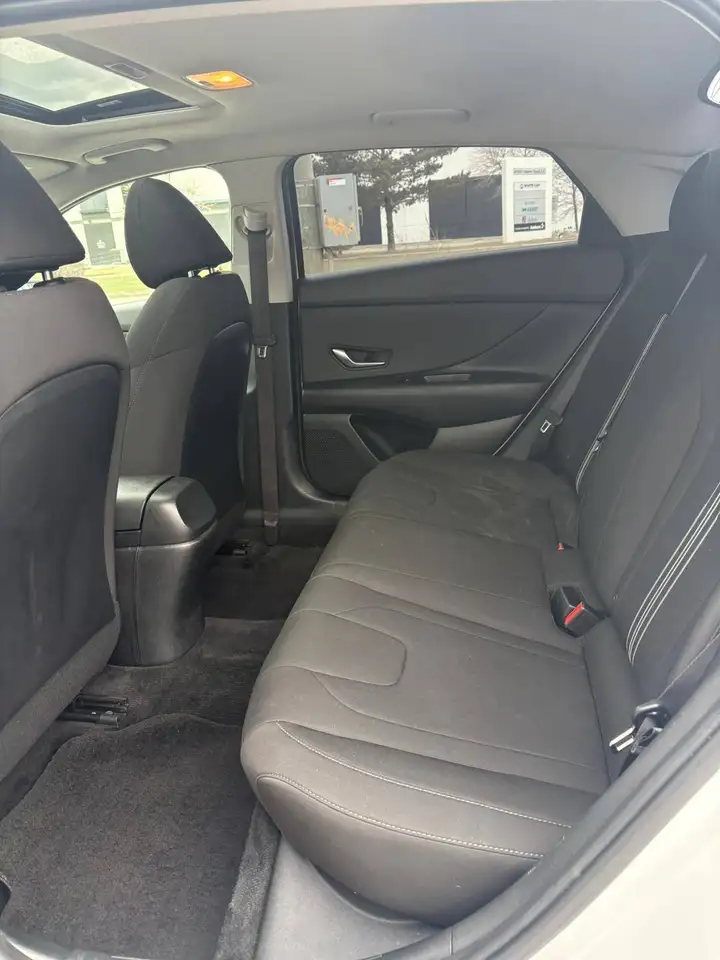 Hyundai ELANTRA снимка Hyundai ELANTRA