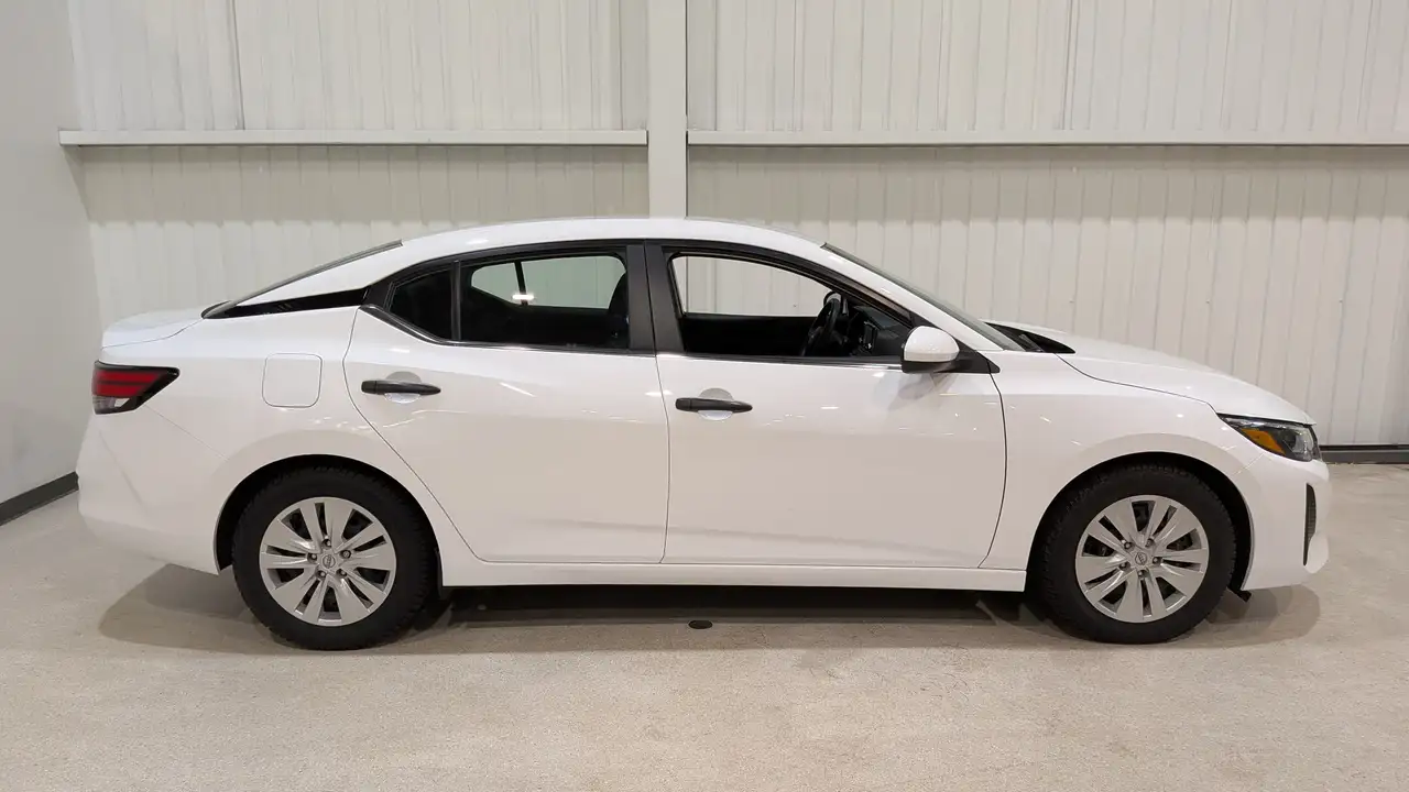 Nissan Sentra снимка Nissan Sentra