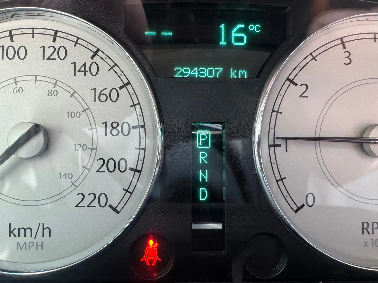 Chrysler 300 снимка Chrysler 300