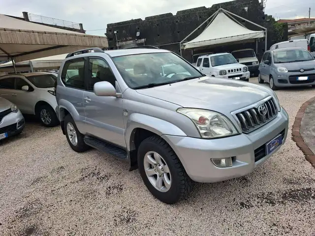 Toyota Land Cruiser Land Cruiser kdj125 3p 3.0 d4-d Sol