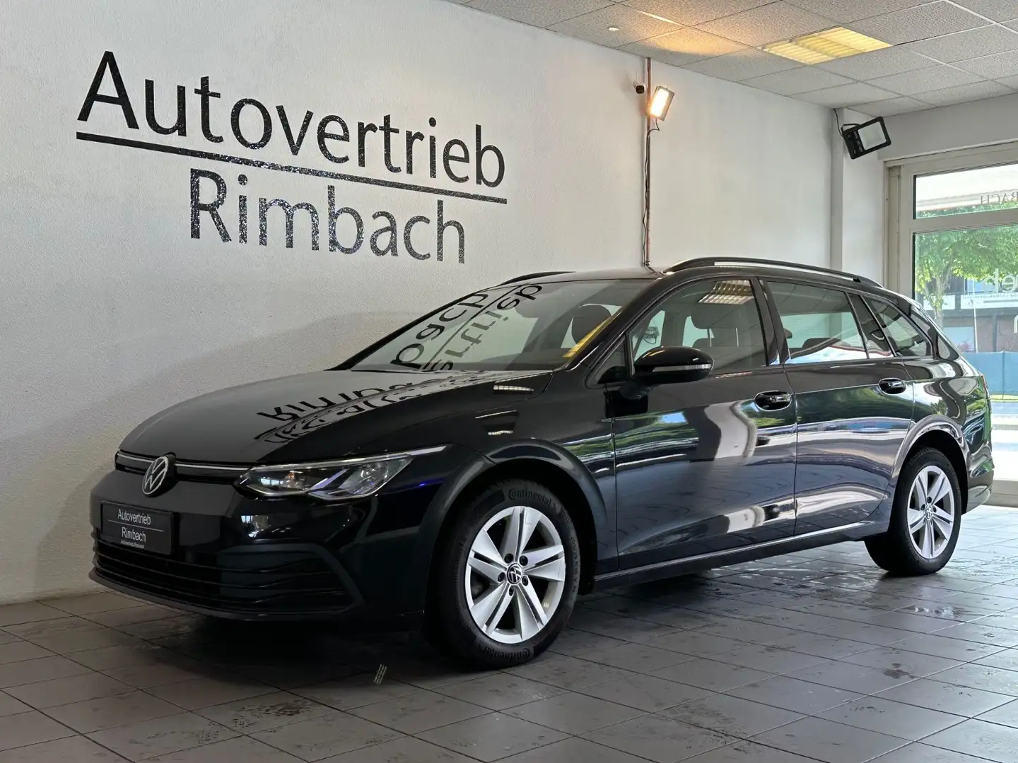 Volkswagen Golf 8 Life Variant 1.0 TSI Noir - 1