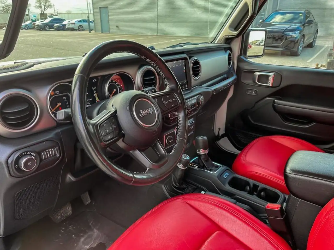 Jeep Wrangler снимка Jeep Wrangler