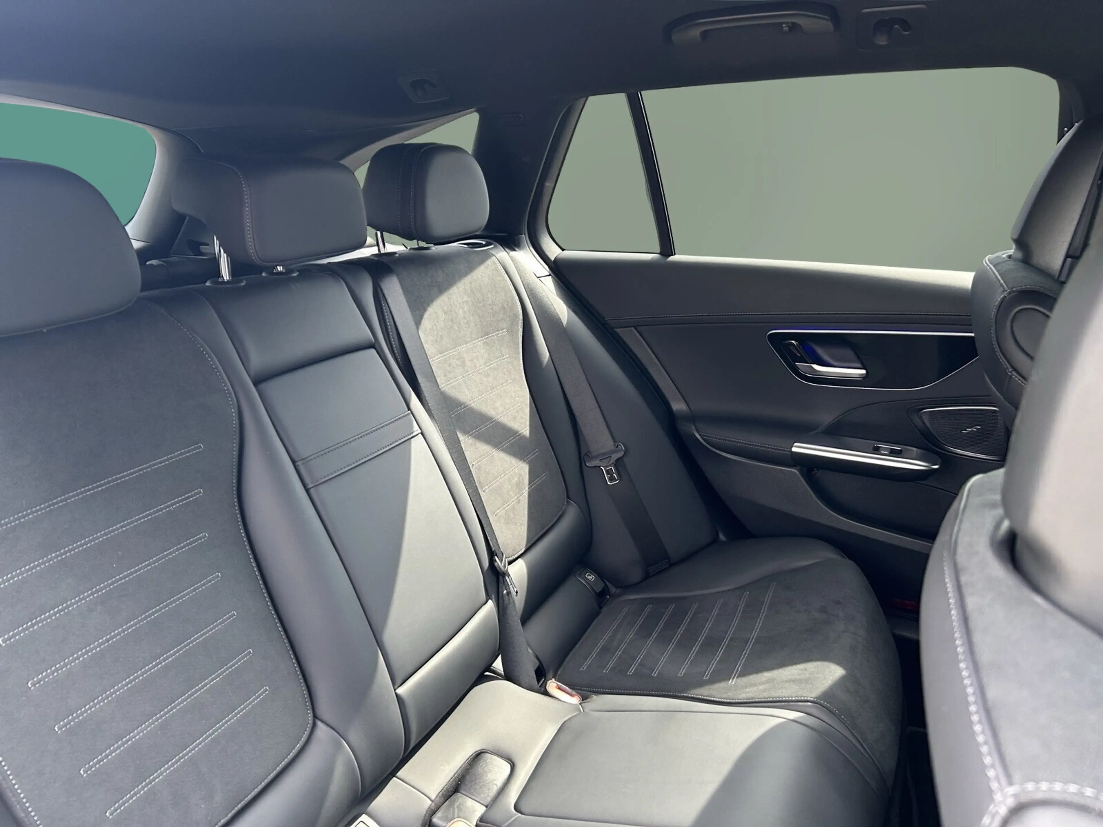 Mercedes-Benz C 300 C 300 e T AMG*NIGHT*AHK*360*DISTR*KEYL*DIGITAL* — photo 12