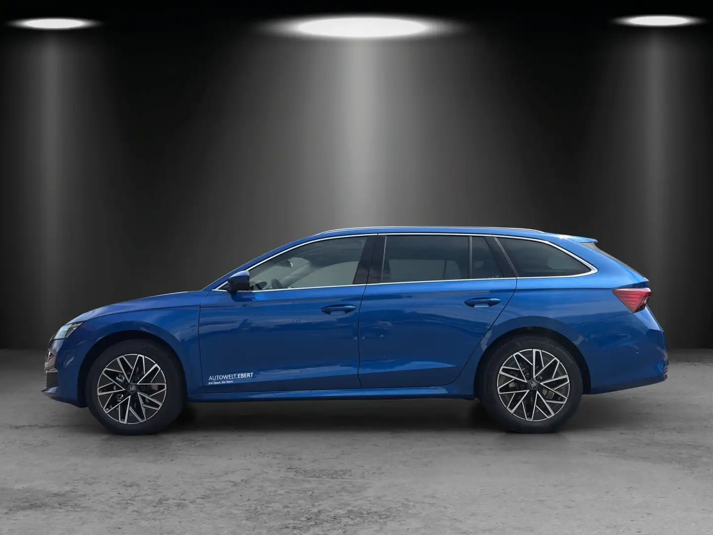 Skoda Octavia Combi Tour 2,0 TDI 110 kW DSG Bleu - 2