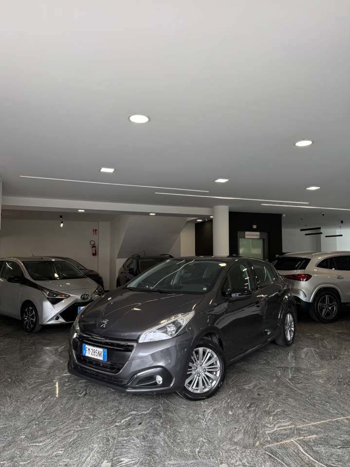 Peugeot 208 PureTech 82 5 porte Allure