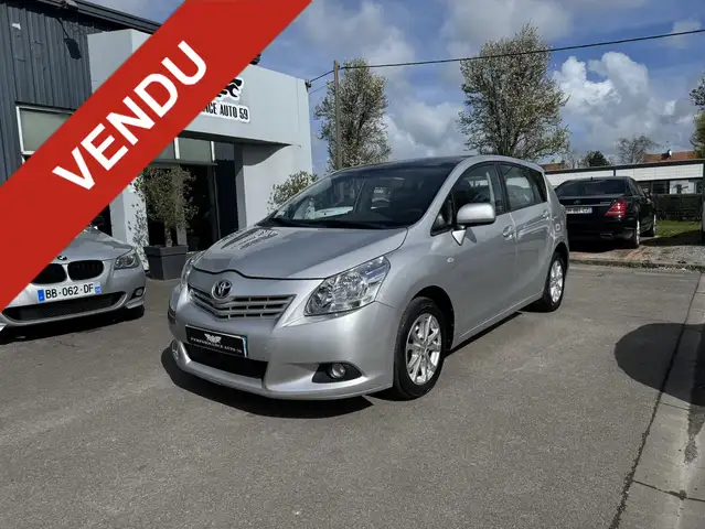 Toyota Verso 1.8 VVT-i 147ch  5pl Lounge MultiDrive