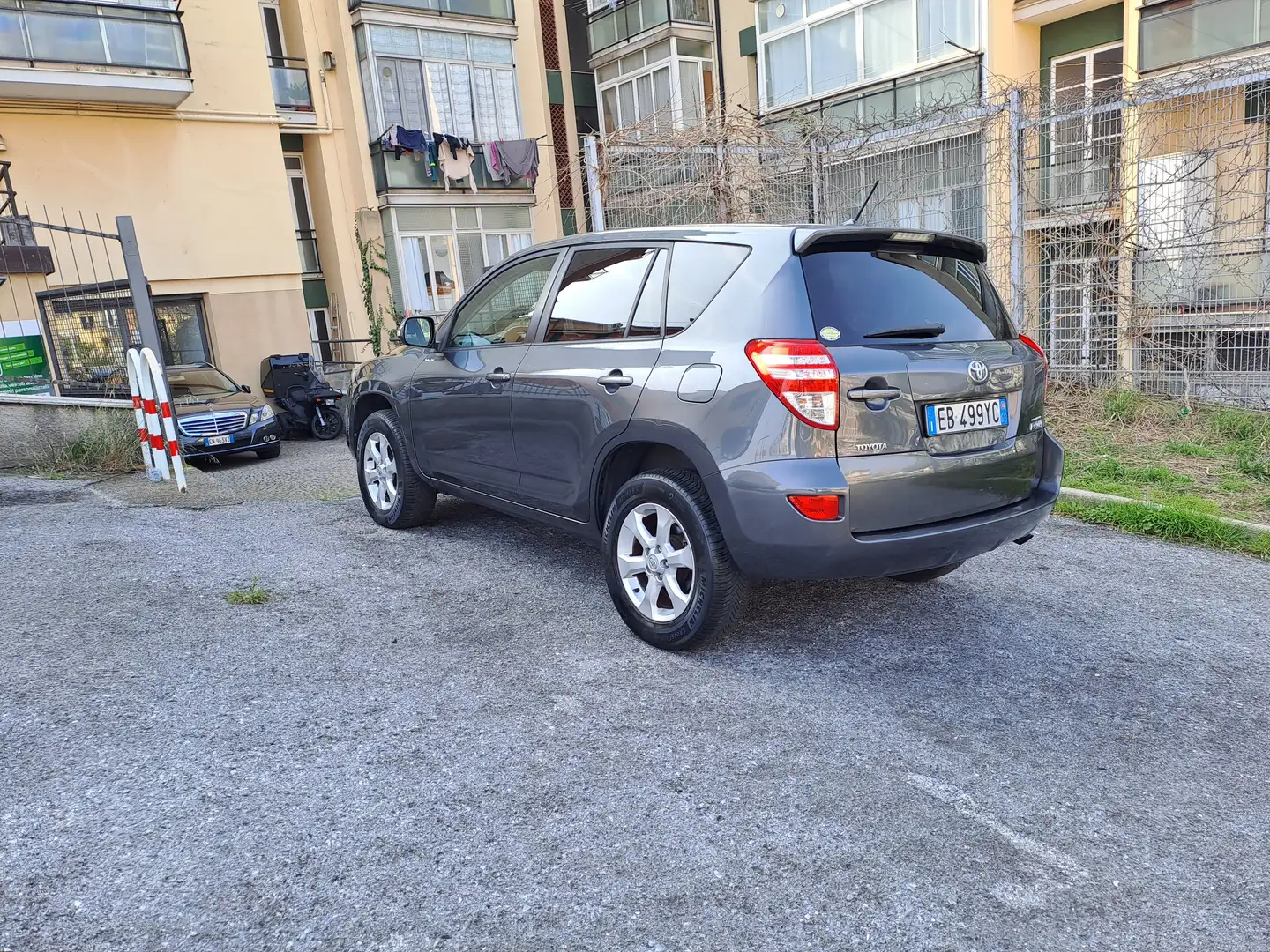 Toyota RAV 4 RAV4 Crossover 2.2 d-4d Exclusive 150cv Gris - 2