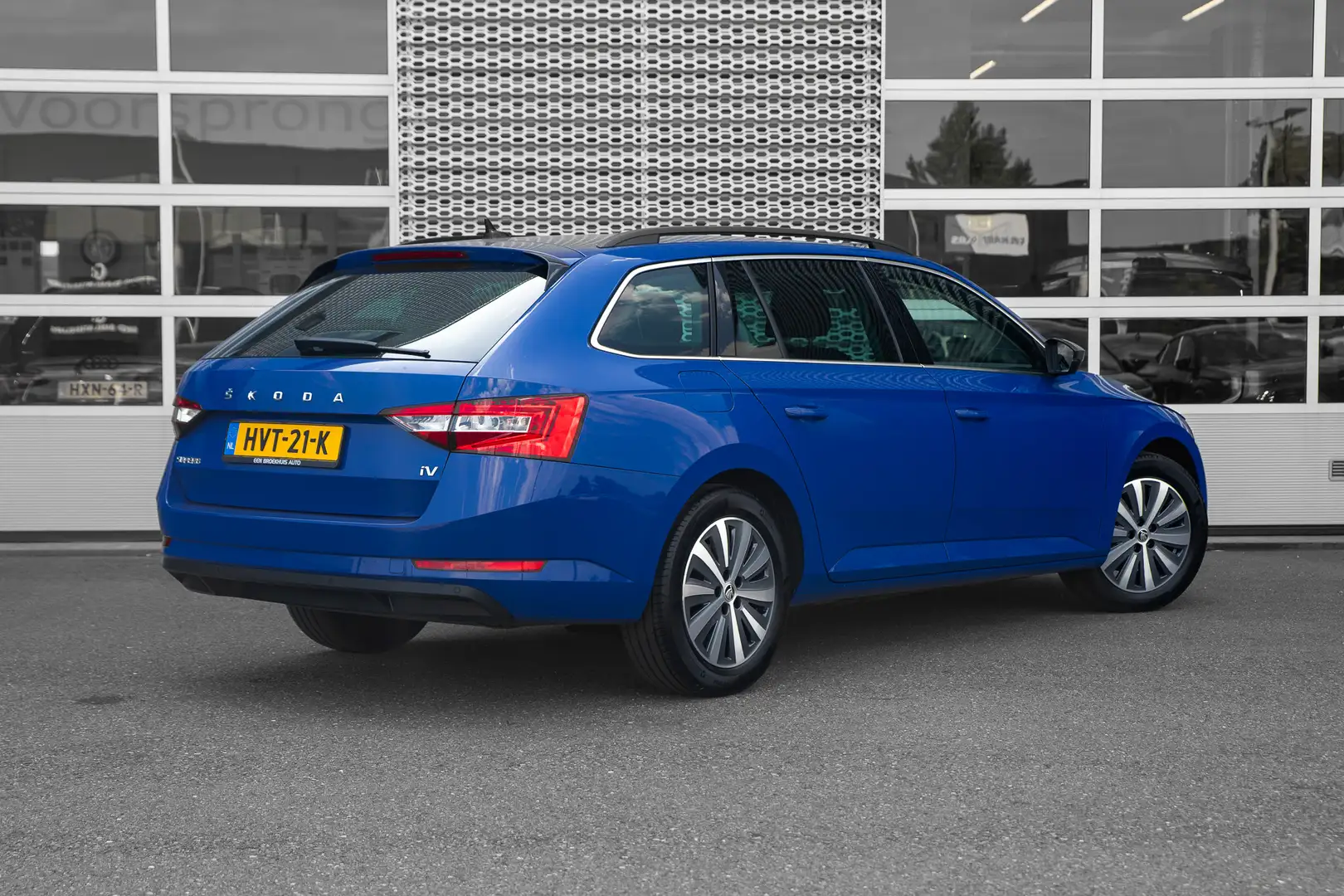 Skoda Superb Combi 1.4 TSI iV Business Edition | 218 pk | Navig Blau - 2