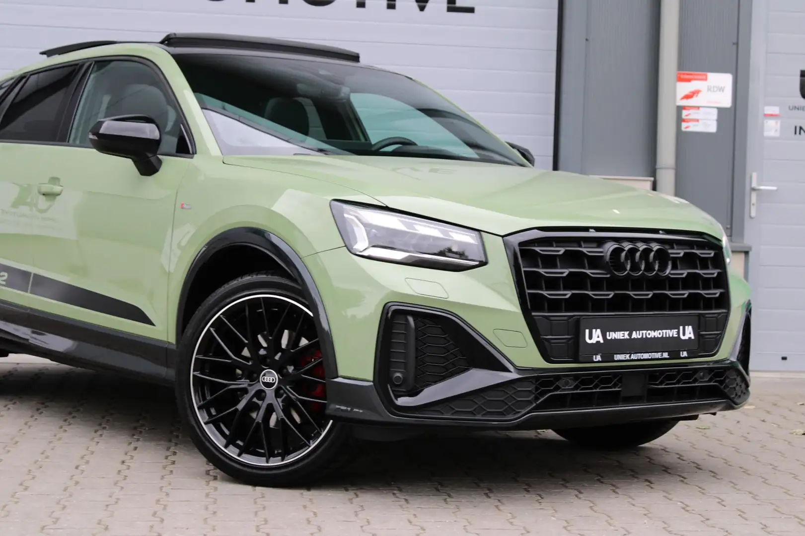 Audi Q2 35 TFSI EDITION ONE | S-TRONIC | S-LINE | PANO | A Grün - 2