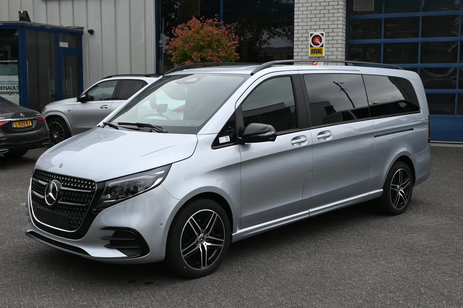 Mercedes-Benz V 250 250d 4-Matic AMG Avantgarde XL Extralang Incl BTW Zilver - 1