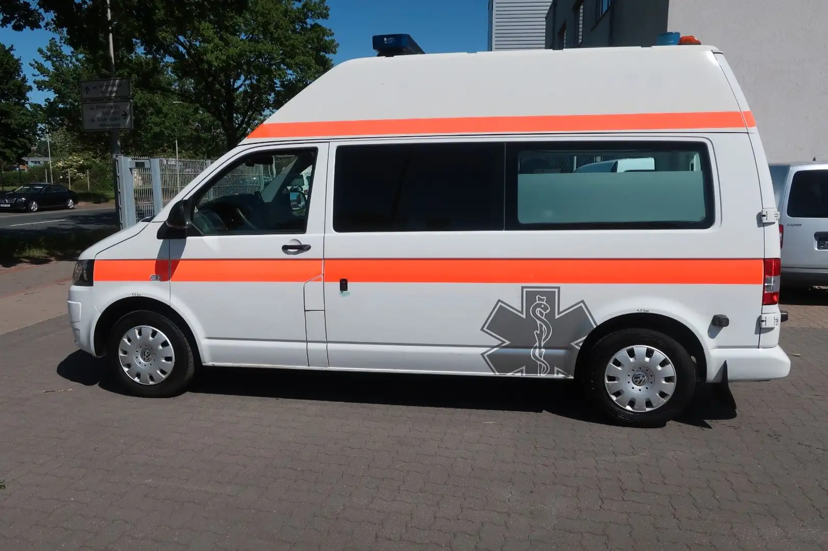 Volkswagen T5 Transporter Hochdach lang KTW Klima Automatik Weiß - 2