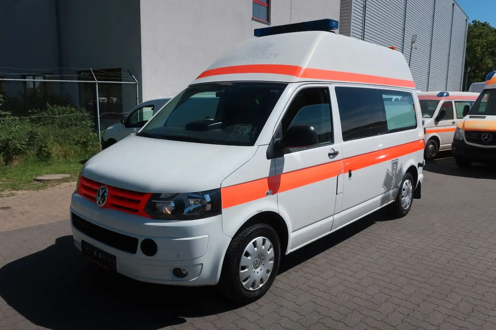 Volkswagen T5 Transporter Hochdach lang KTW Klima Automatik Weiß - 1