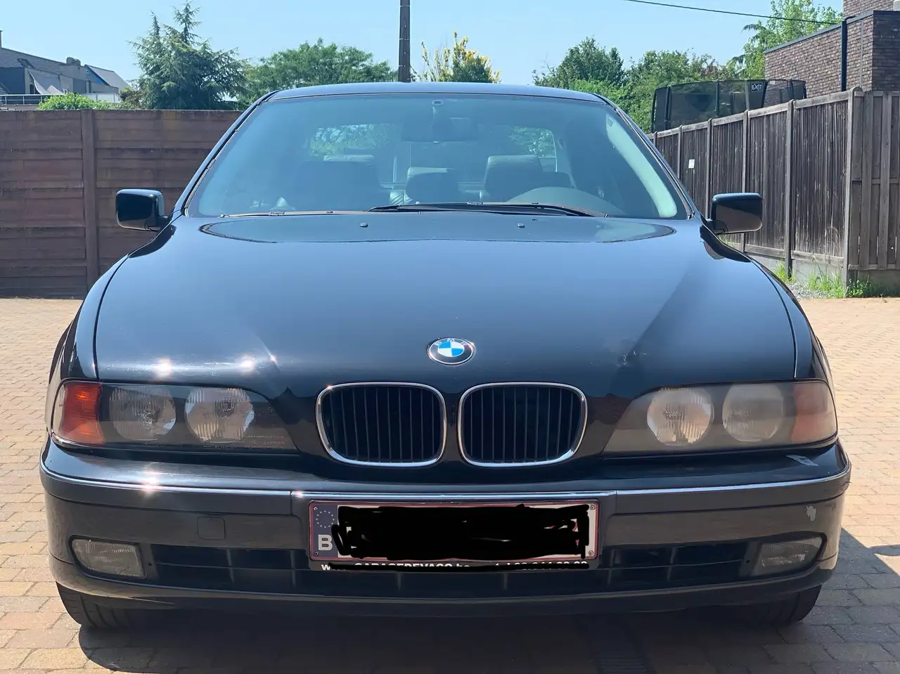 BMW 523i, foto 2