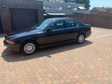 523i