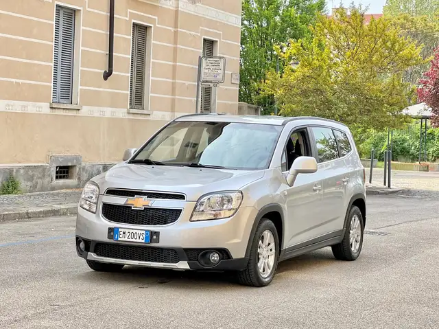Chevrolet Orlando 2.0 D 163cv aut. 7 Posti LTZ OTTIME CONDIZIONI-GARANZIA EUROPA-TAGLIANDATA!!! NAVI-CRUISE-CERCHI IN LEGA-BRACCIOLO-FENDI