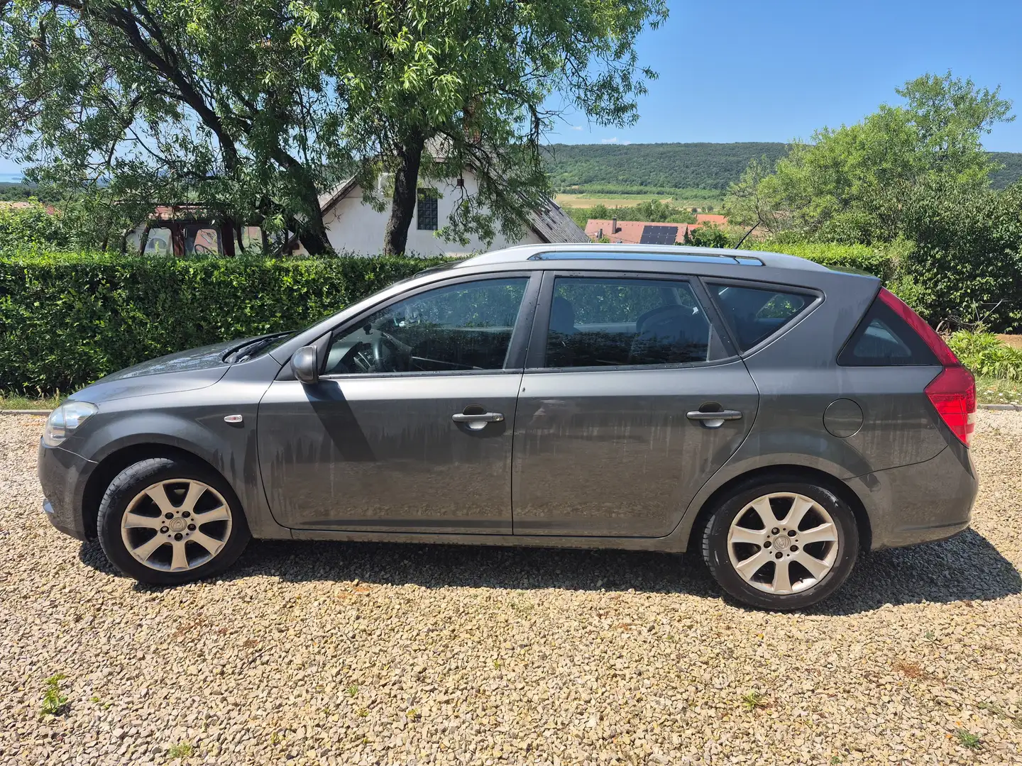 Kia Ceed / cee'd cee'd 1,6 CRDi Active DPF ISG Active Gris - 1