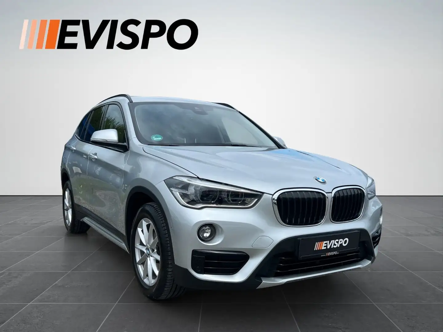 BMW X1 sDrive 18i Sport Line*Leder*Shadow*Navi*HiFi* Argent - 1