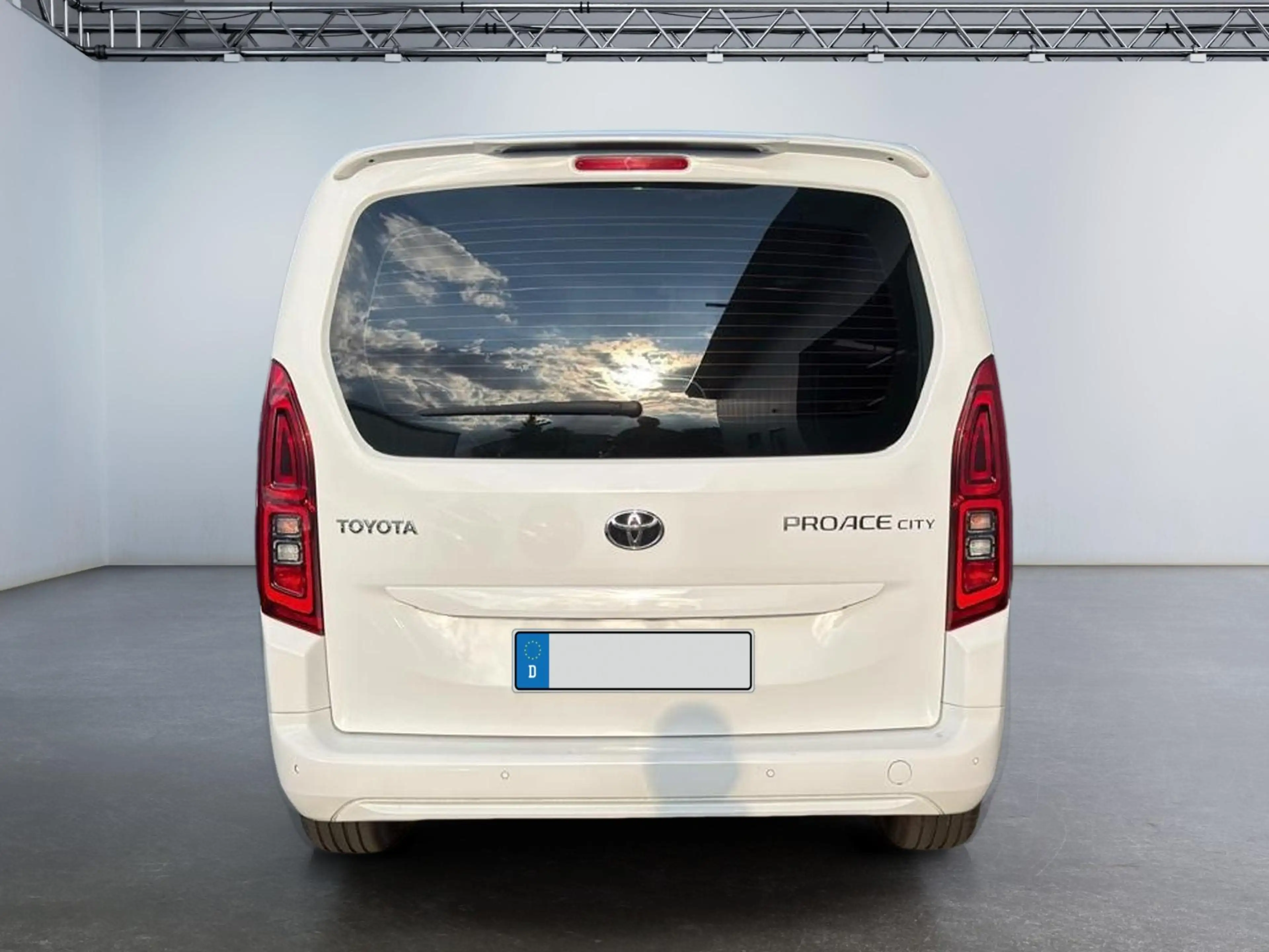 Toyota Proace City Verso 1.2 L2 Team D 7 Sitzer APP Connect PDC AH... — photo 4