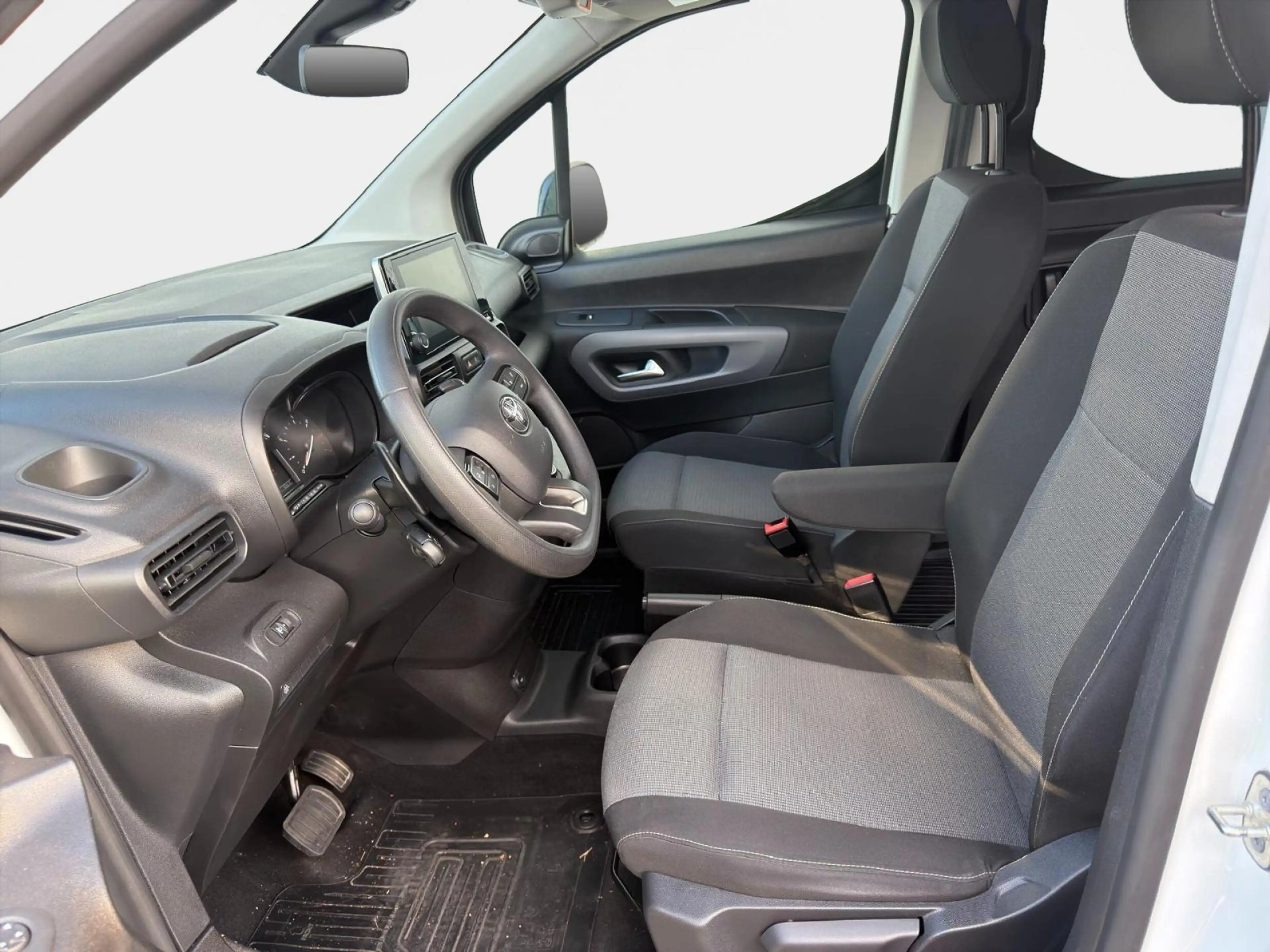 Toyota Proace City Verso 1.2 L2 Team D 7 Sitzer APP Connect PDC AH... — photo 14