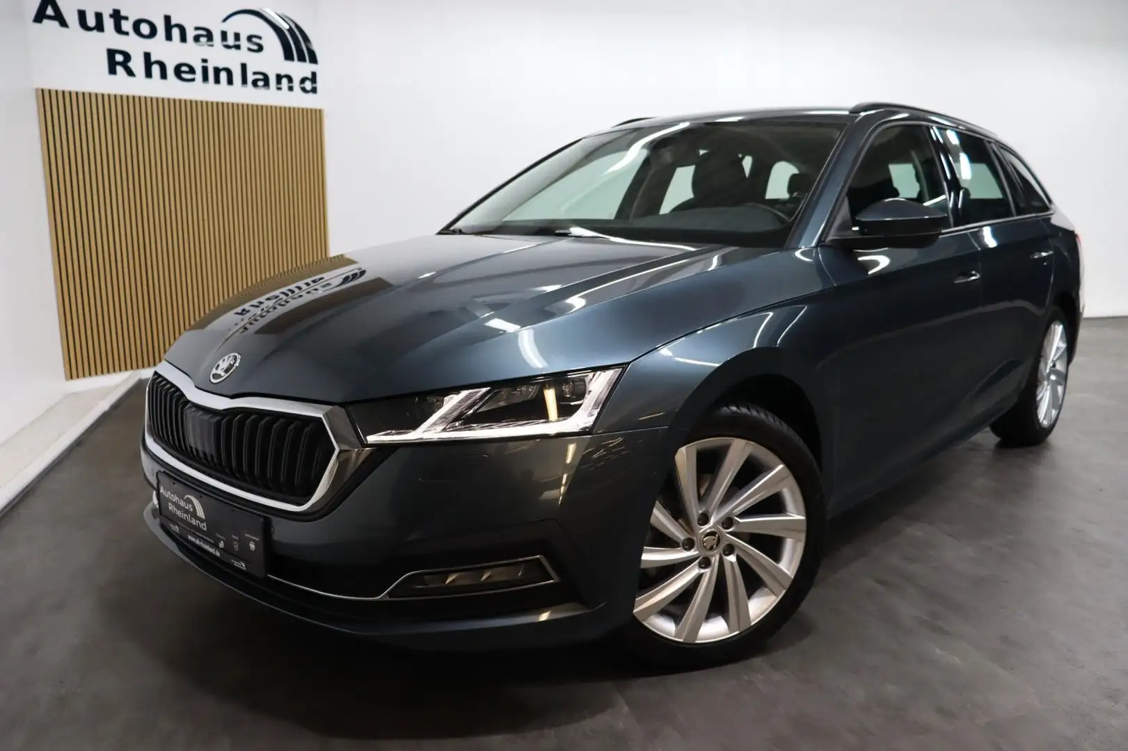 Skoda Octavia Combi*V.COCKPIT*MEMORY*KAMERA*CANTON*AHK Gris - 1