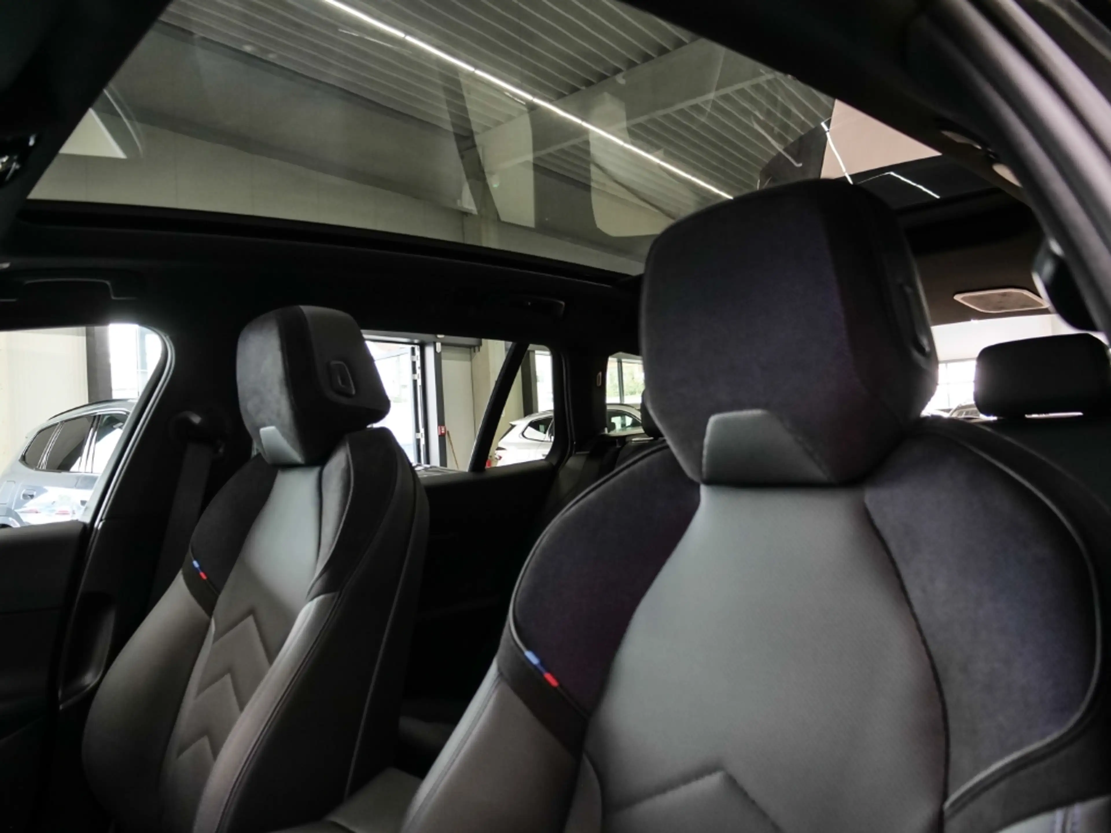 BMW 550 e xDrive Touring M SPORT 19''AHK PANO B+W SITZLÜFT — photo 10