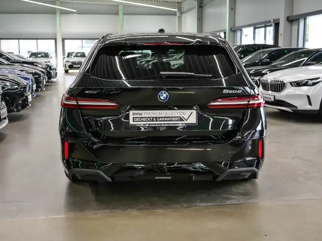 BMW 5 Series view 5