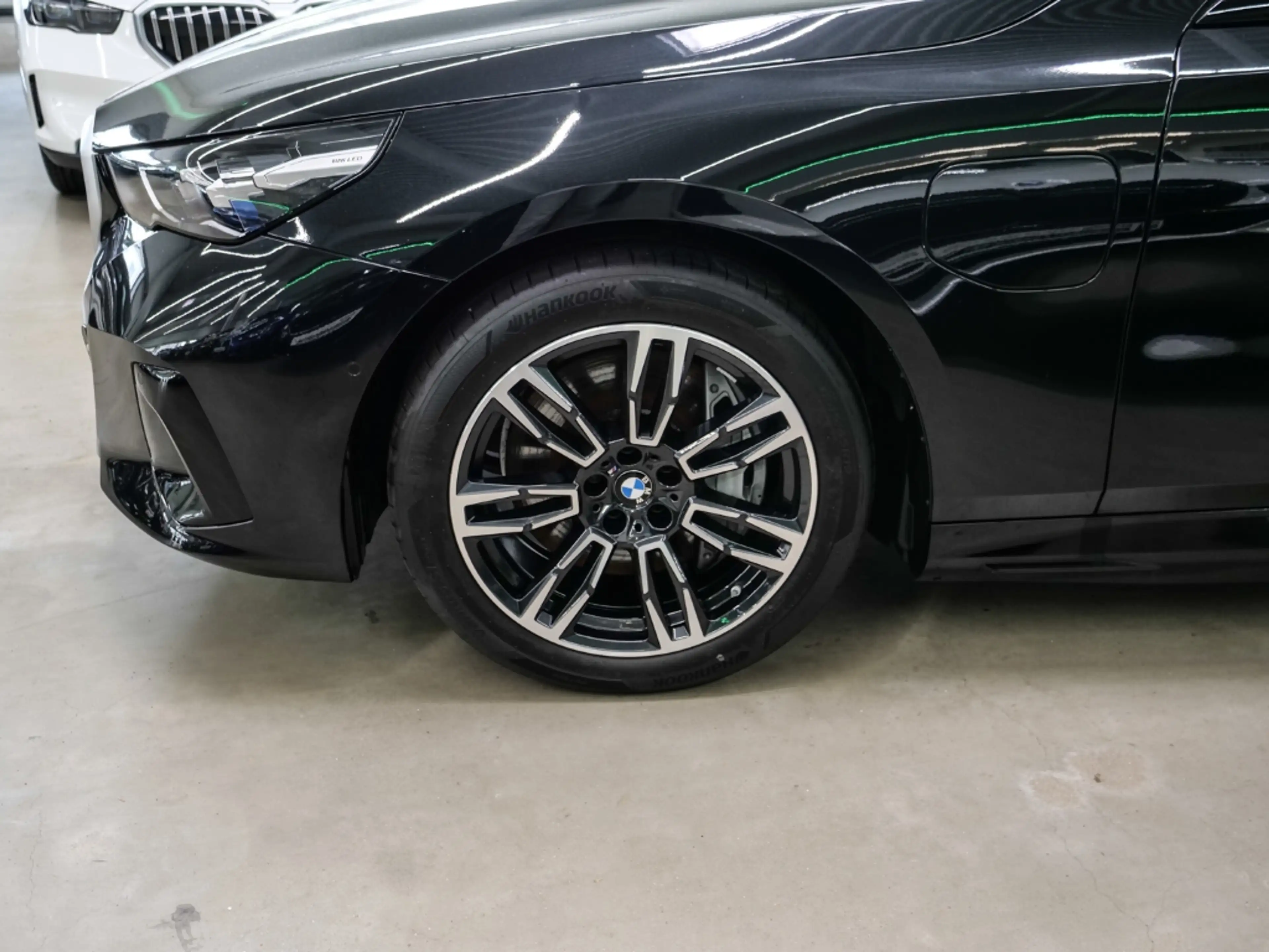 BMW 550 e xDrive Touring M SPORT 19''AHK PANO B+W SITZLÜFT — photo 7