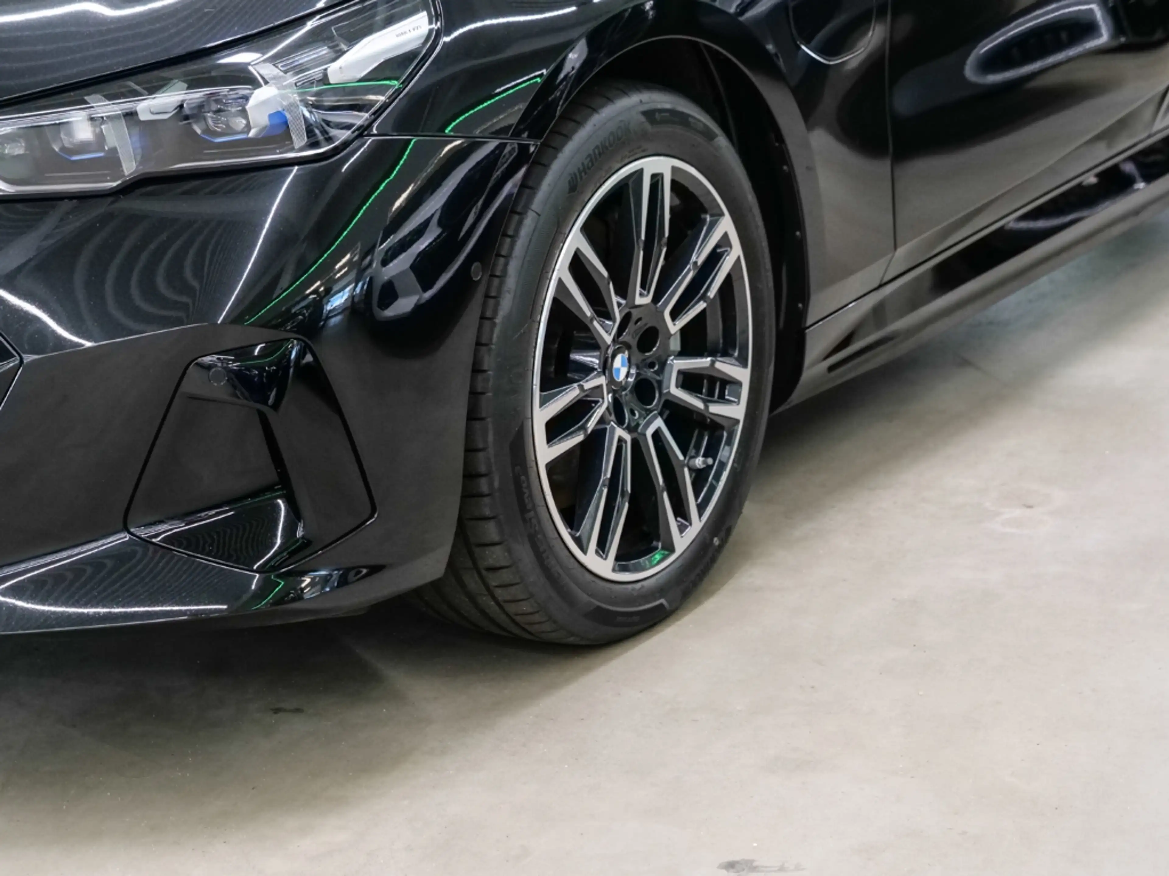 BMW 550 e xDrive Touring M SPORT 19''AHK PANO B+W SITZLÜFT — photo 6