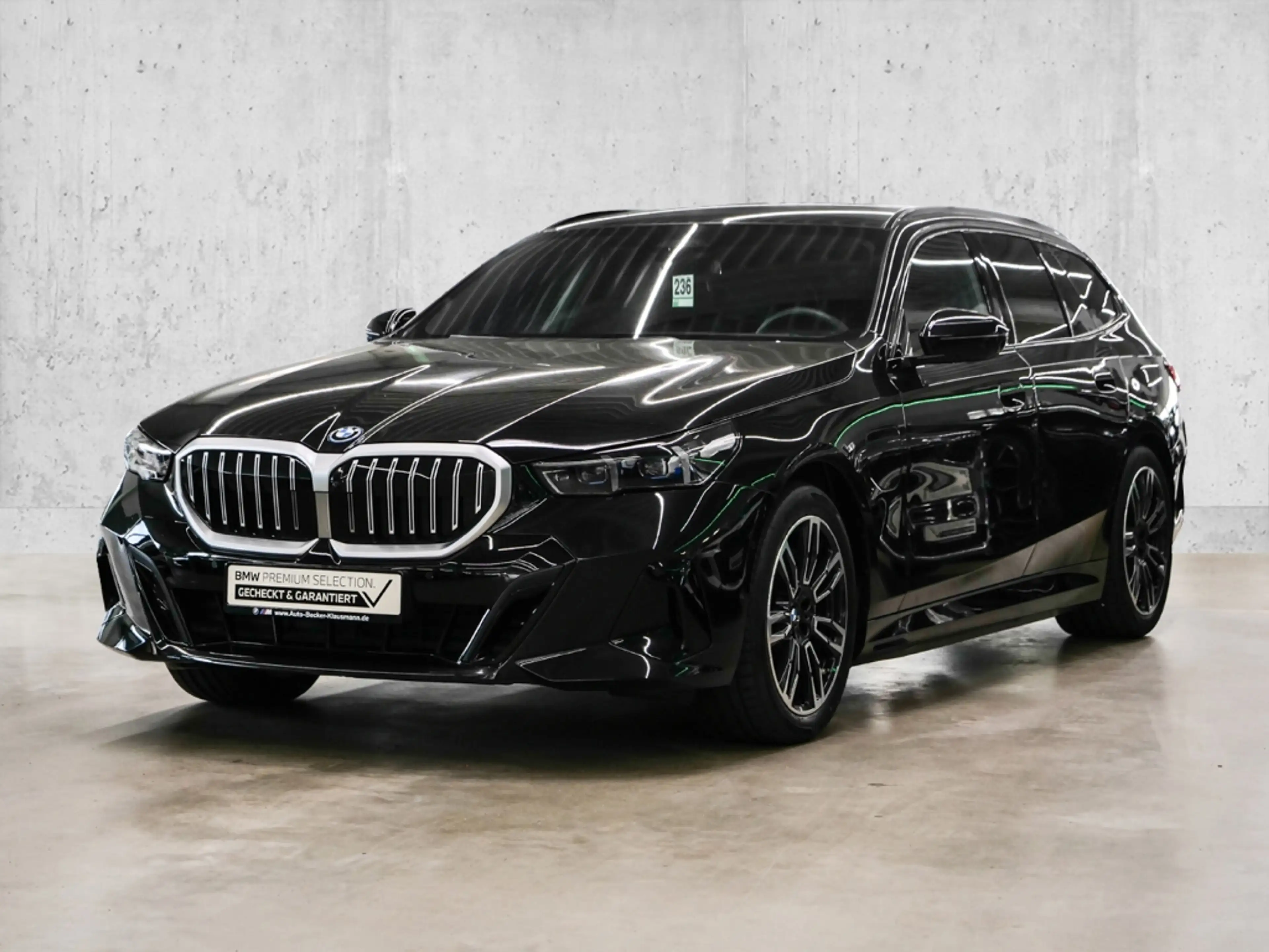 BMW 550 e xDrive Touring M SPORT 19''AHK PANO B+W SITZLÜFT
