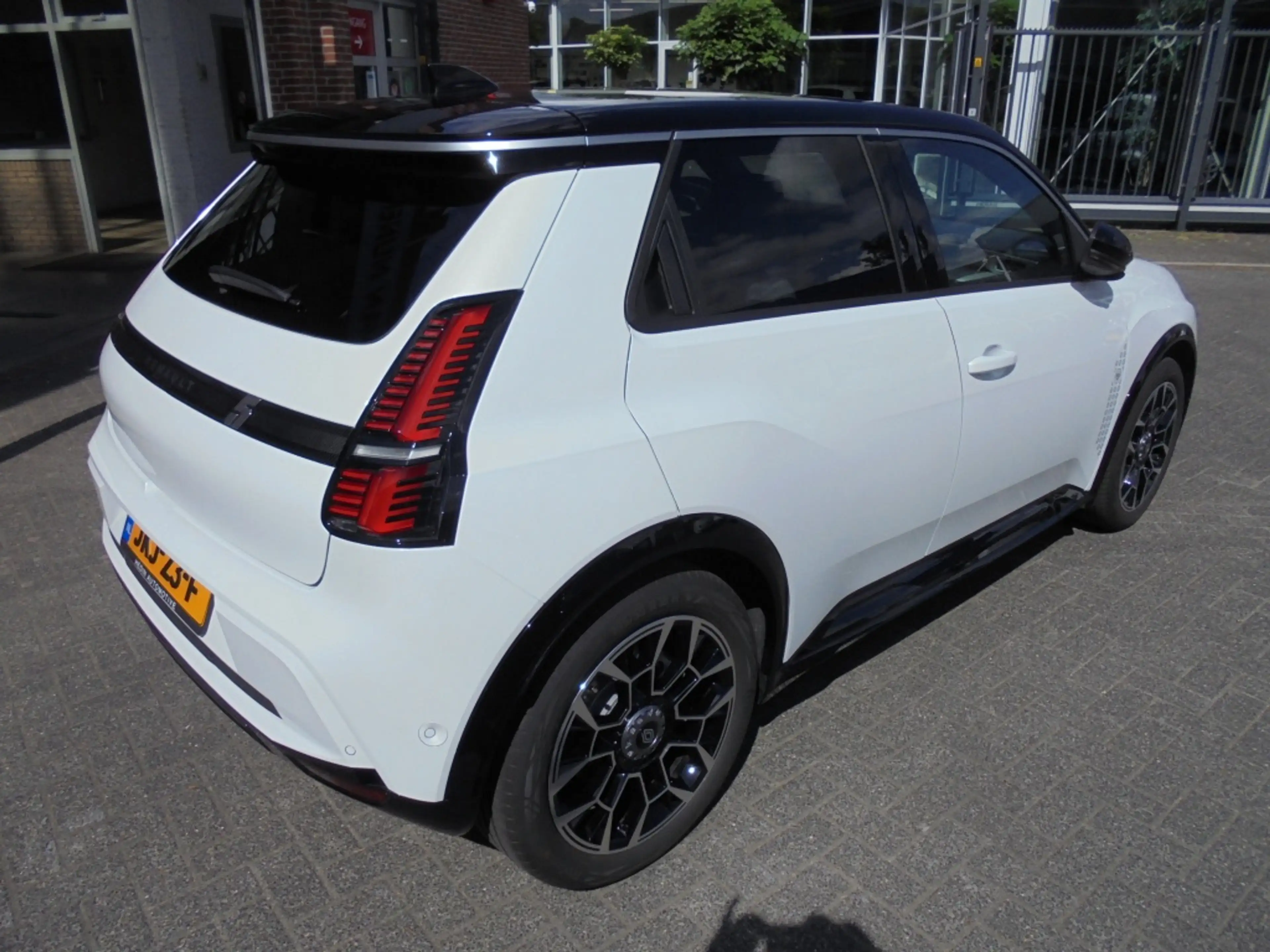 Renault R 5 Roland-Garros 52 kWh||Comfort Range||Harman Cardon — photo 9