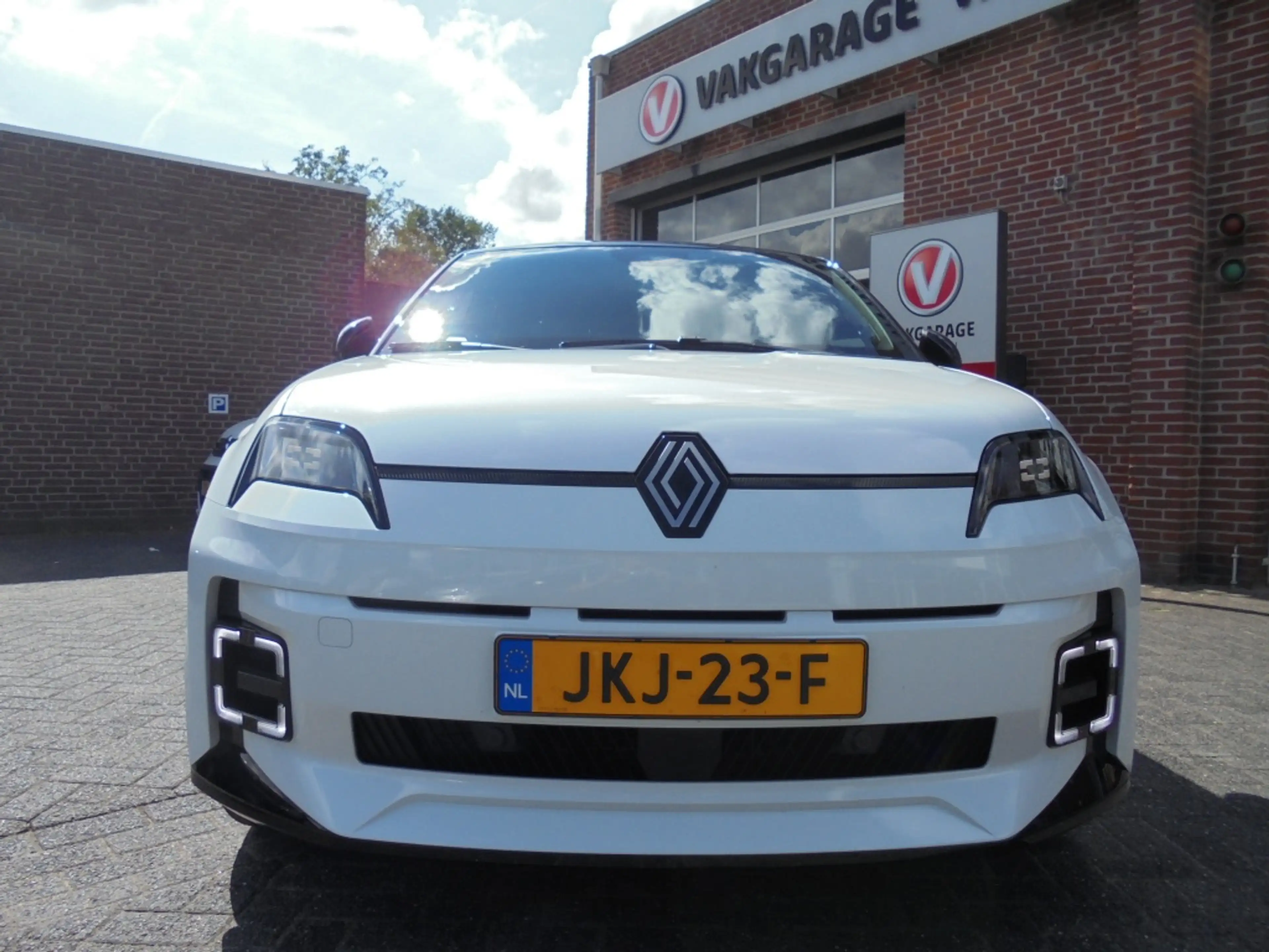 Renault R 5 Roland-Garros 52 kWh||Comfort Range||Harman Cardon — photo 3