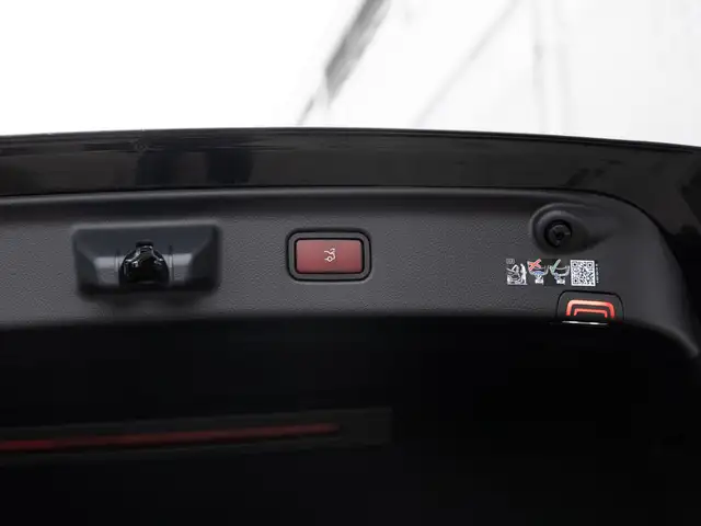Mercedes-Benz S-Class view 8