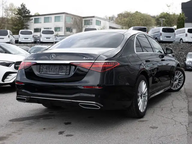 Mercedes-Benz S-Class view 4