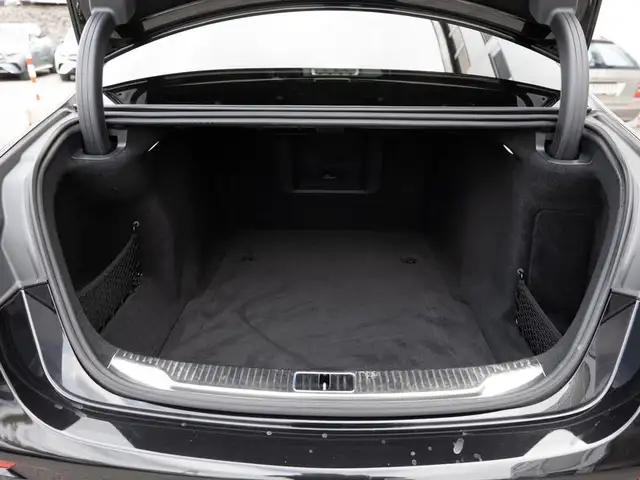Mercedes-Benz S-Class view 7
