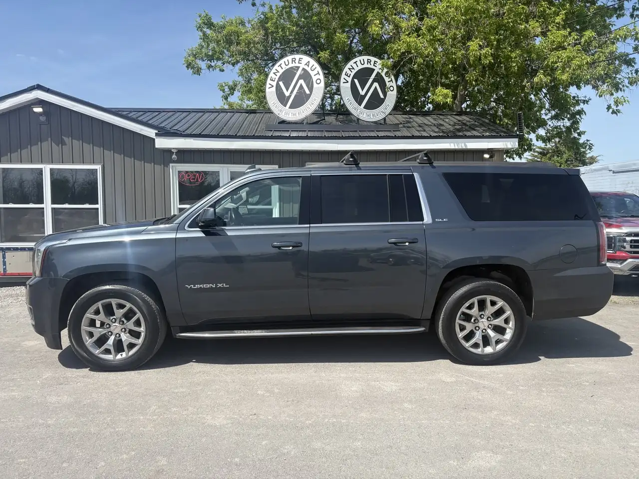 GMC Yukon снимка GMC Yukon