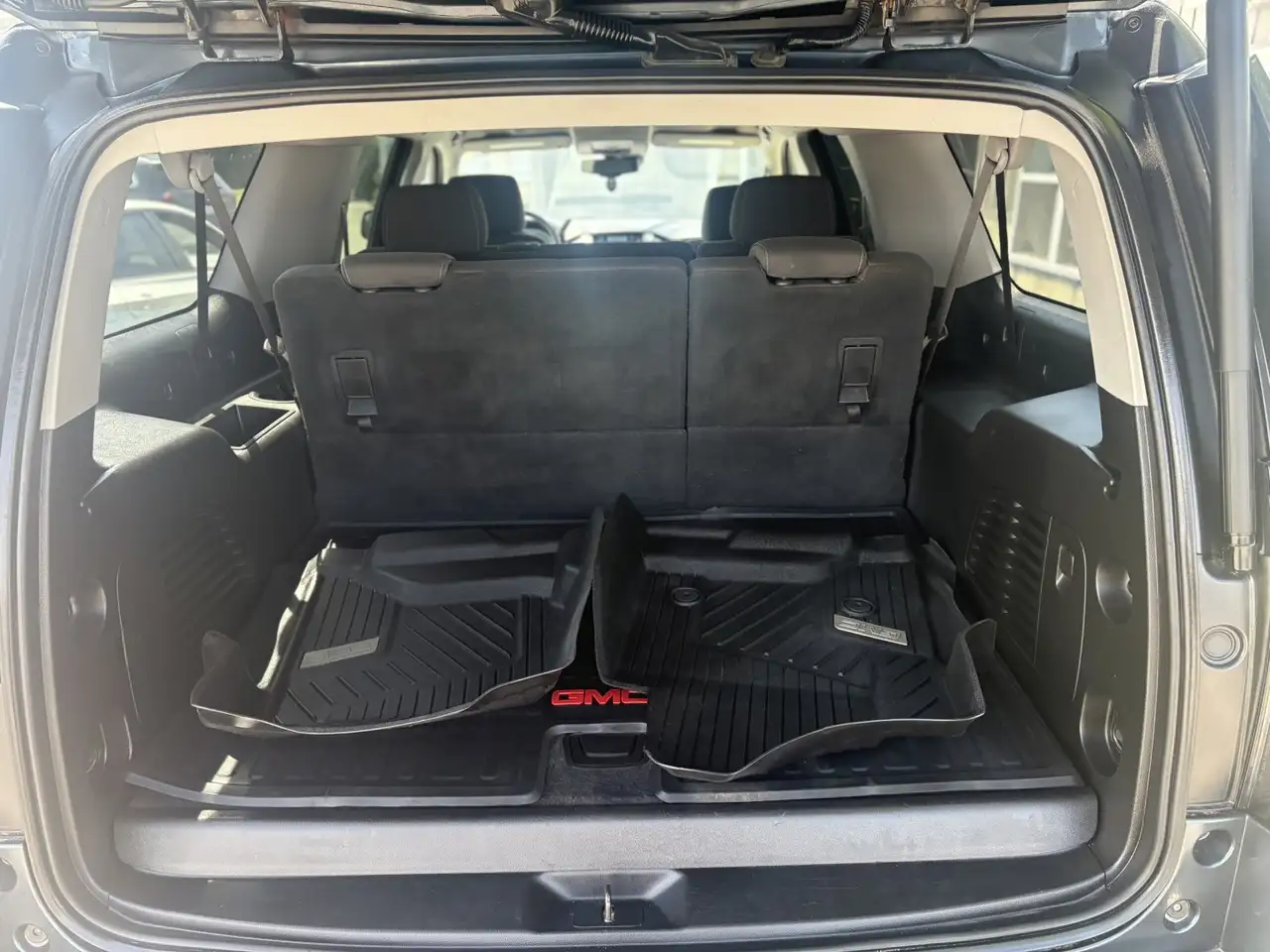 GMC Yukon снимка GMC Yukon