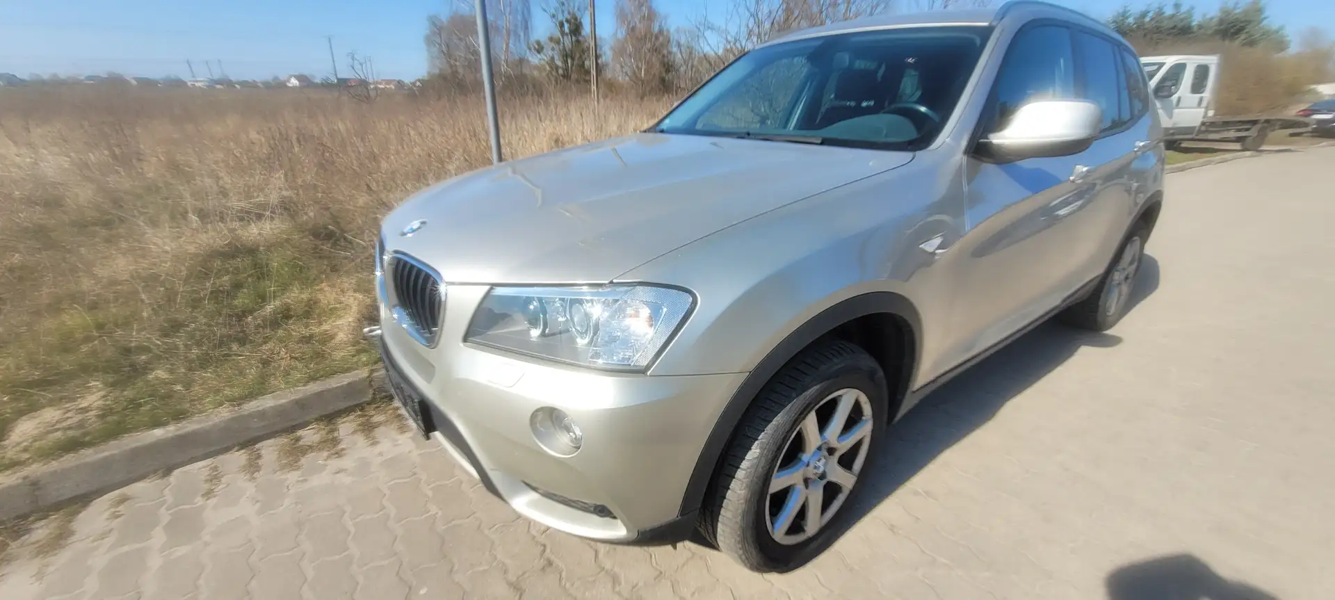 BMW X3 xDrive 20 i Oro - 1
