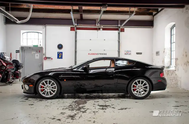 Aston Martin Vanquish S V12 mit nur 12tkm