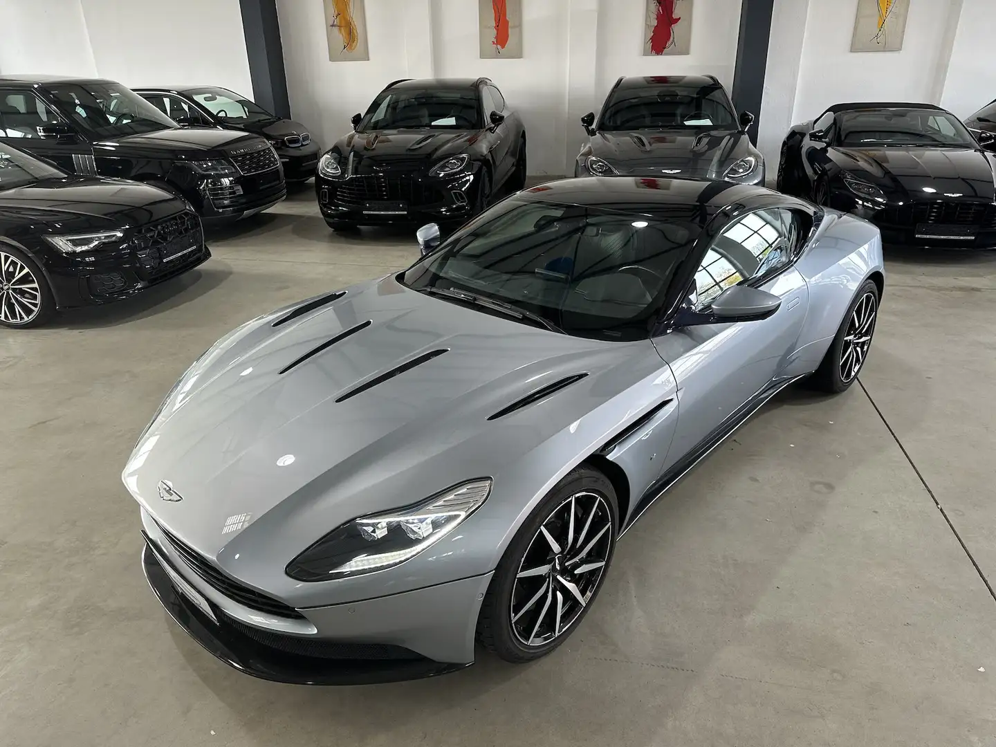 Aston Martin DB11 V 12 AML Special Colour/Black-Tech-Pack/ Argent - 2